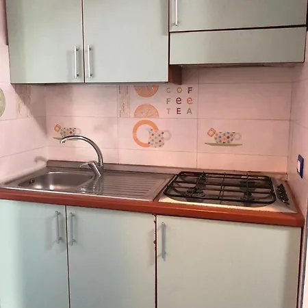 Situato A 50 Metri Dal Mare, Con Giardino E Ingresso Indipendente, Cucina, E 4 Posti Letto Apartman Botricello