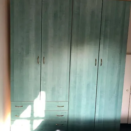 Situato A 50 Metri Dal Mare, Con Giardino E Ingresso Indipendente, Cucina, E 4 Posti Letto * Botricello
